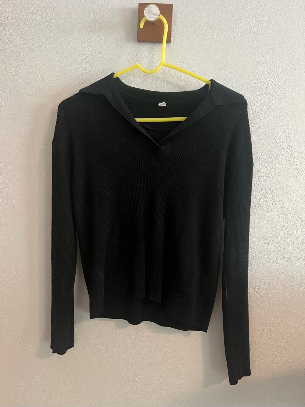 Uniqlo Women’s Collared V-Neck Sweater